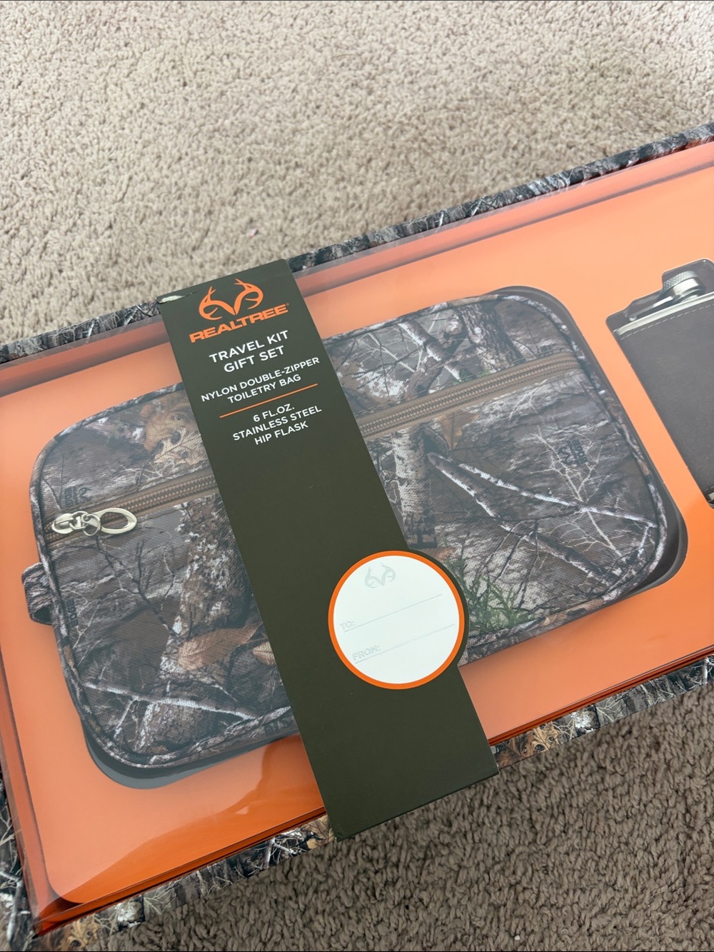 Realtree Travel Kit Gift Set - Picture 3 of 9